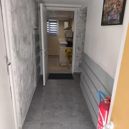 Dodo Tropic Apartman Montry